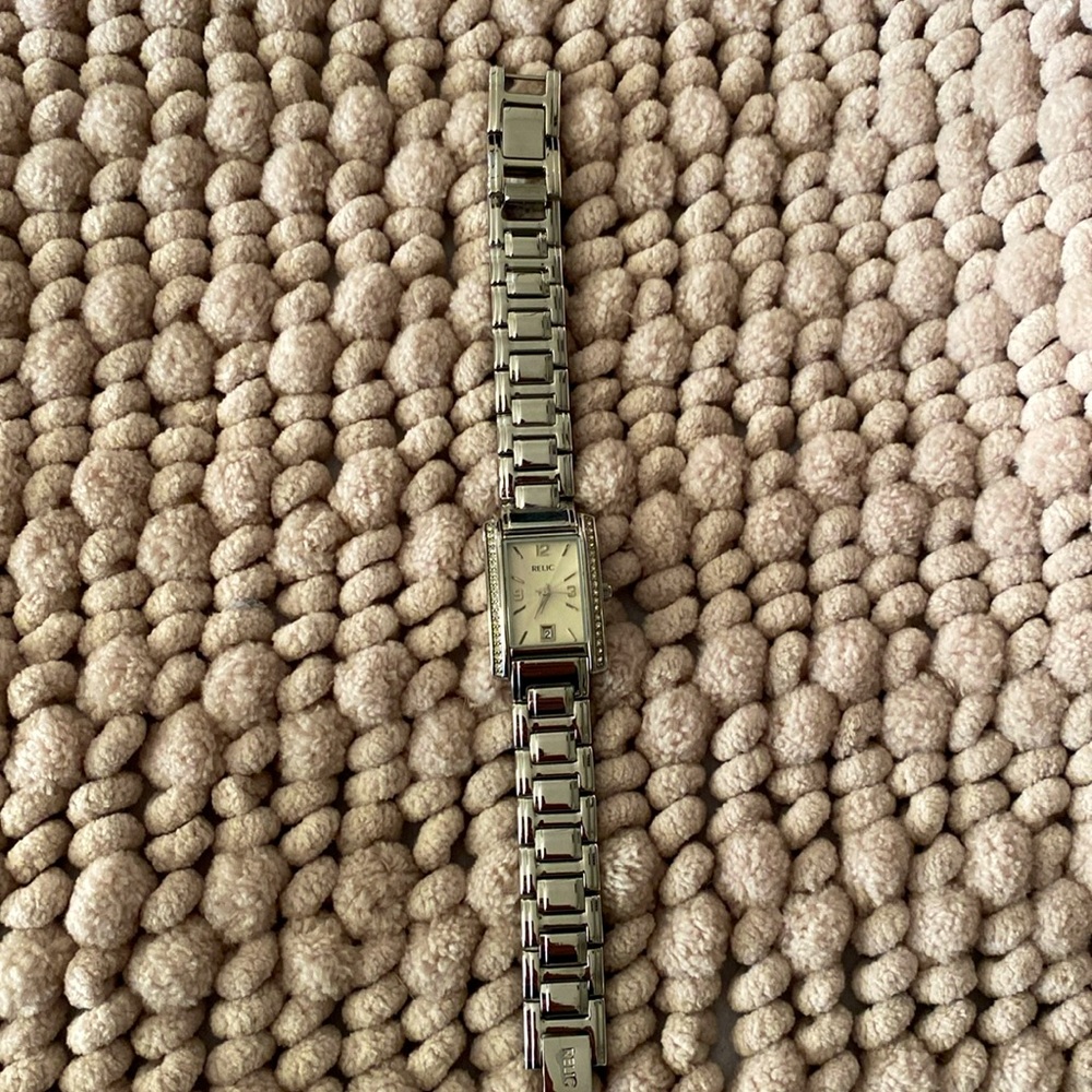 Relic Watch Women, Silvert Stainless Steel Crystal Bezel
